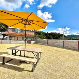 LIFETIME 折り畳み式  ピクニックテーブル6人掛け パラソル付き